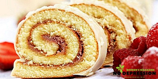 Hogyan lehet gyorsan sütni egy egyszerű keksz tekercset