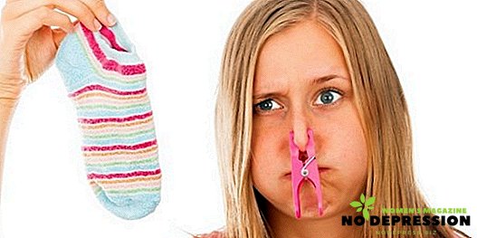 Kako se znebiti neprijetnega vonja stopal doma