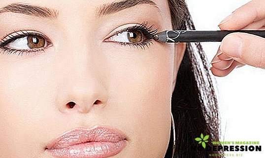 Kako izbrati pravi eyeliner in narisati puščice