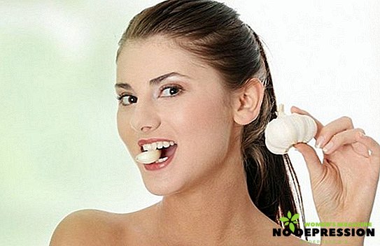 Jednoduché a cenově dostupné tipy, jak se zbavit vůně česneku z úst